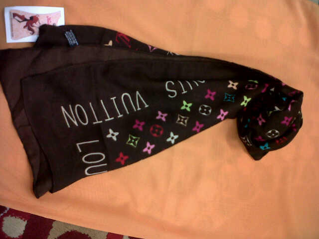 kerudung segi 4 motif Gucci,lv premium