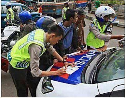 Perbedaan Form Biru dan Form Merah Yang dikasih POLISI Untuk Nilang Agan