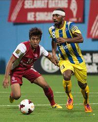 INDONESIANS ABROAD: Sergio Van Dijk &amp; Irfan Bachdim Bersinar