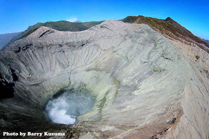 Melihat sisi lain Keindahan Gunung Bromo dari Udara..