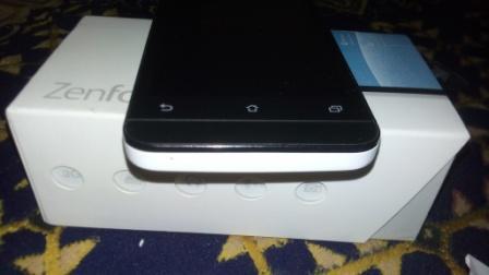 ASUS ZENFONE 4 PUTIH