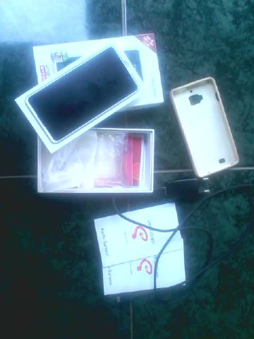 Smartfren Andromax U LE White