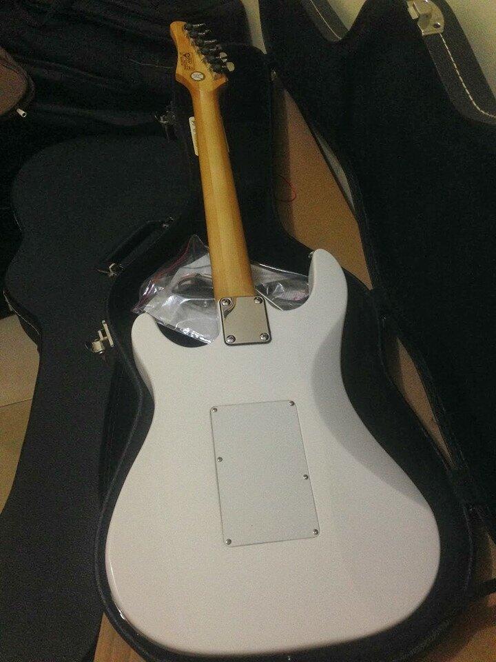 gitar listrik original samick NSST-100 stratocaster model