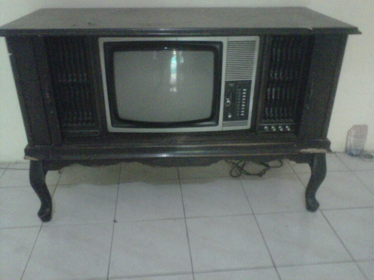 TV Antik merk NEC murah