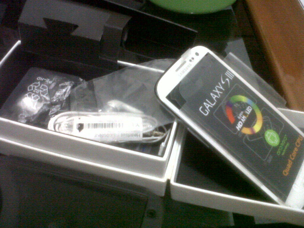Apple iPhone 5 Muluss, Samsung Galaxy S3. .. Masuk gan