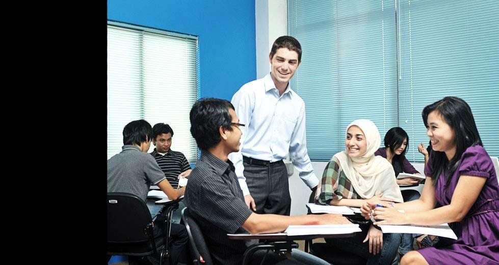 Warna warni (dilakukan &amp; dirasakan) “Fresh graduate”