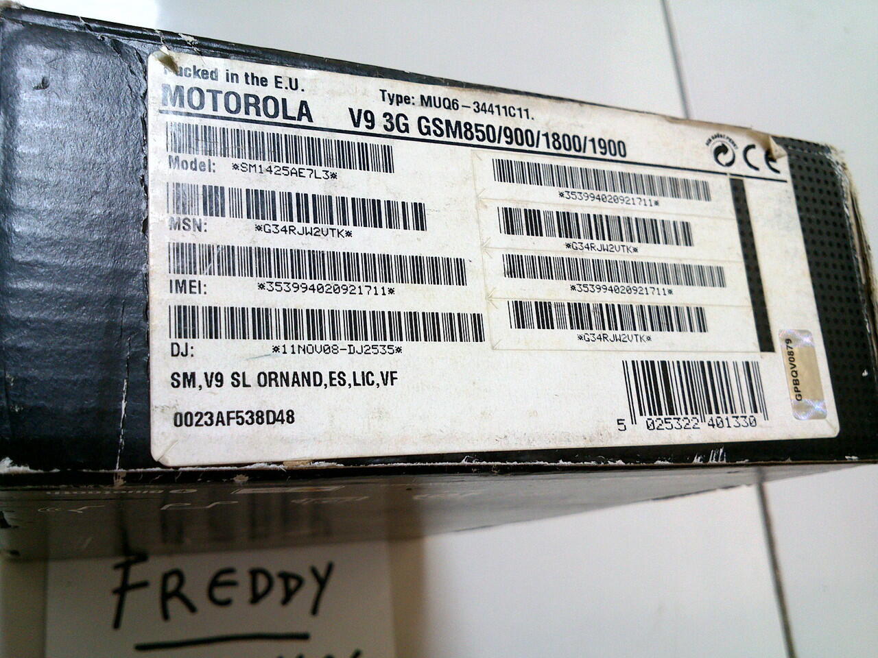BRAND NEW Motorola RAZR2 V9 LicoriceBlack ORIGINAL from Spanyol! BUKAN REFURBISHED !!