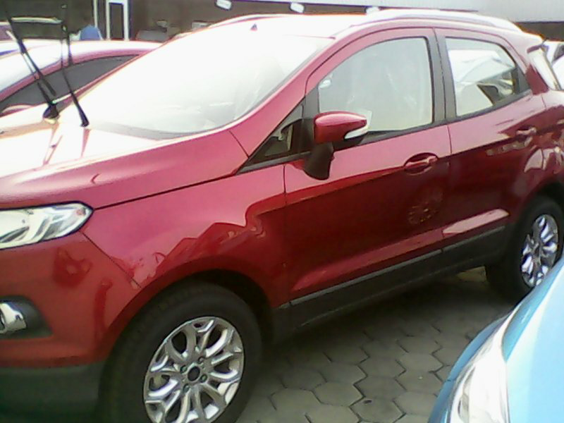 buat lebaran.. enaknya pake ford fiesta!!!