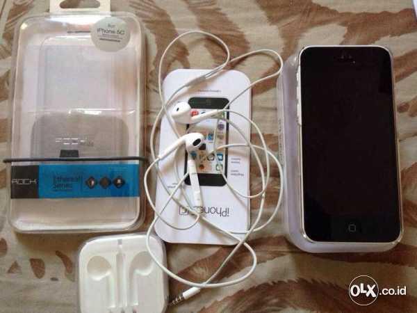 Iphone 5c 16 Gb Putih Fullset Terawat