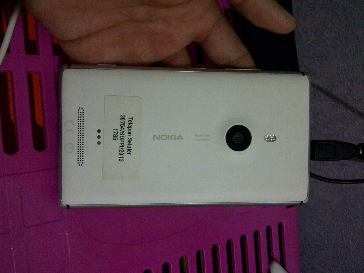 Jual nokia lumia 925 fullset garansi sampe juli 2015 , NEGO