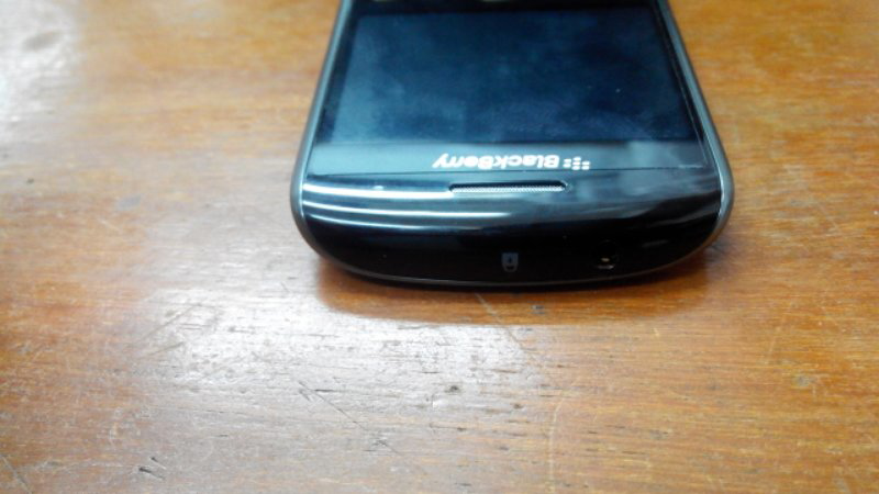 bb 9360 apollo black mulus 99% garansi cuma 1.1
