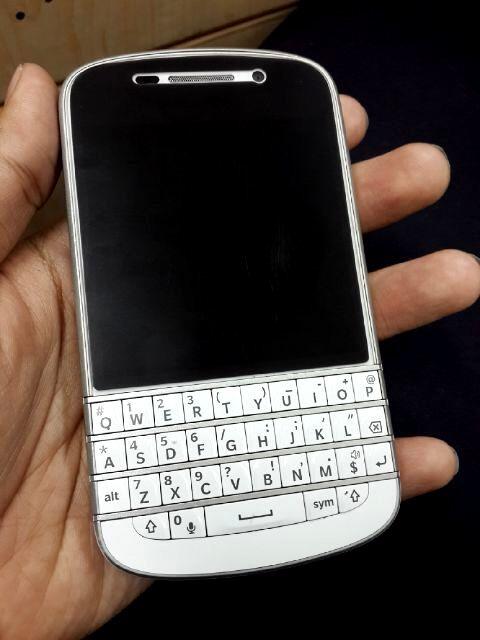 Blackberry Q10 white muraah banyak bonus
