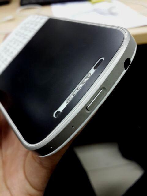 Blackberry Q10 white muraah banyak bonus