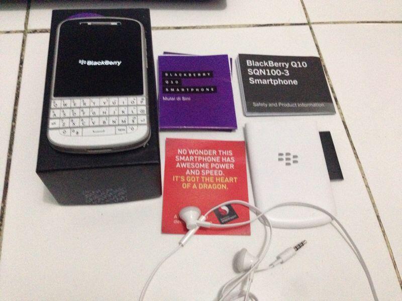 Blackberry Q10 white muraah banyak bonus