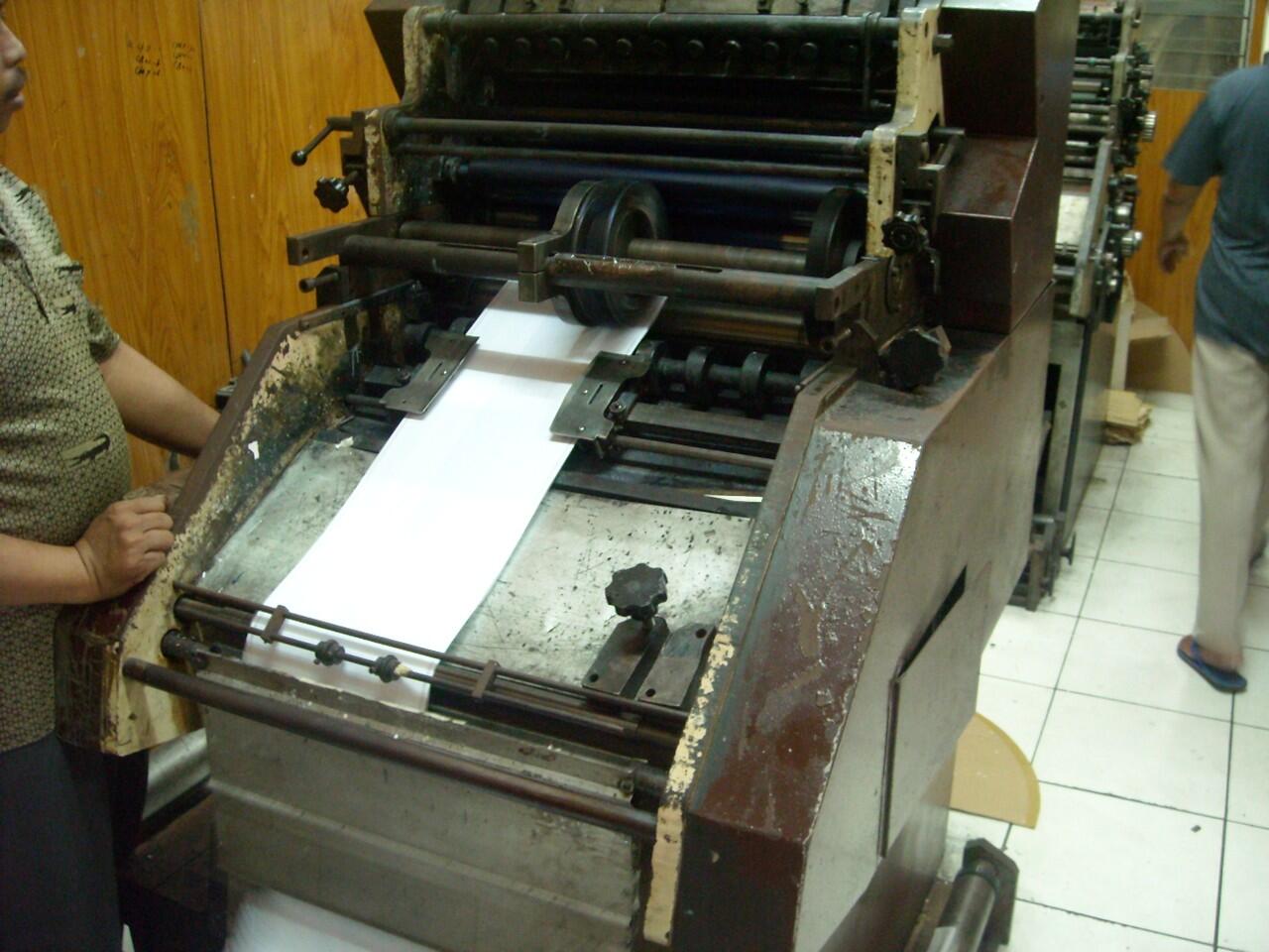CONTINUOUS FORM KERTAS KOMPUTER CETAKAN