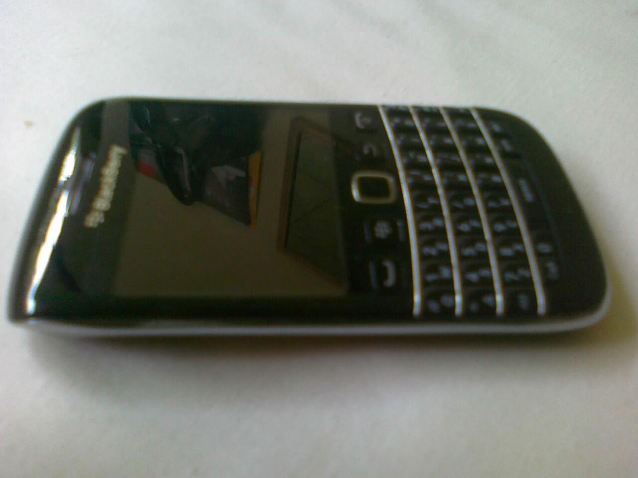 Blackberry Bold Bellagio 9790 Onyx 3