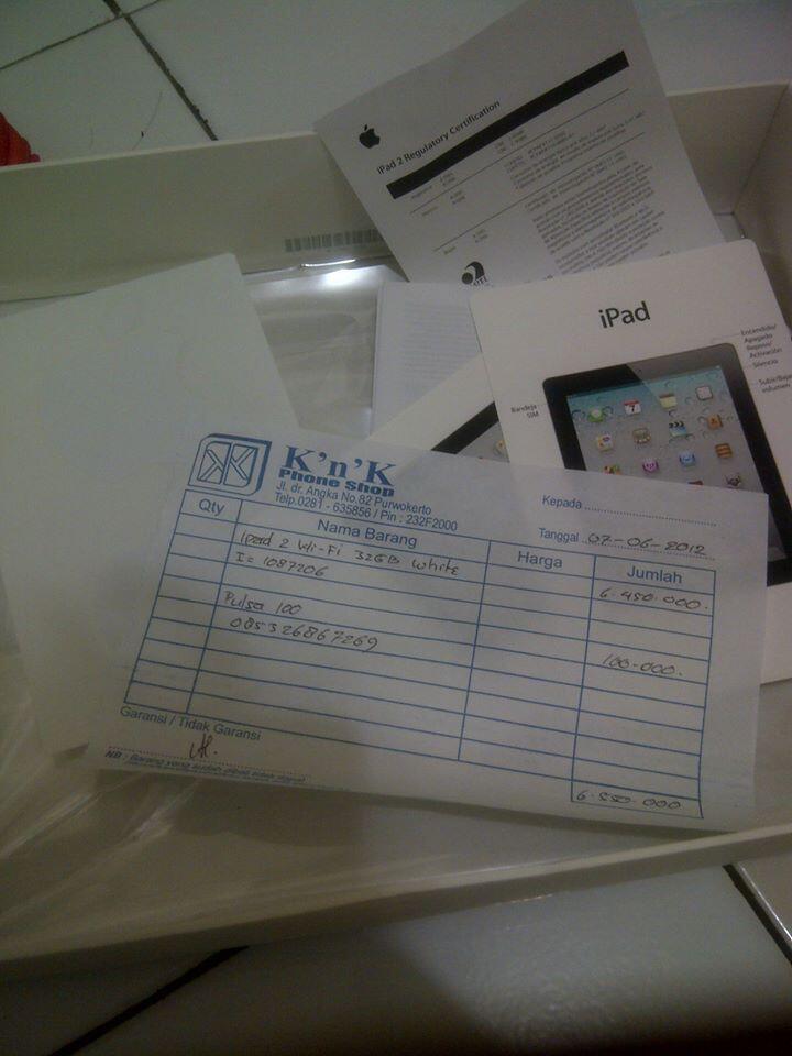 ipad 2 ,32 G < wifi + 3g ,white >