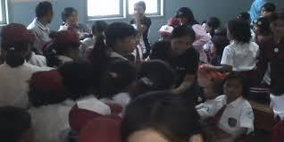 macam susunan tempat duduk lo di sekolah
