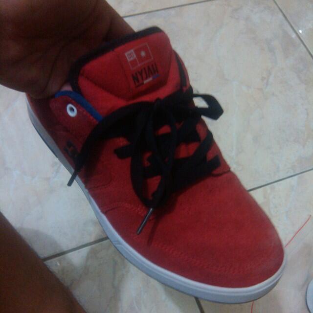dc nyjah red/white and vans sk8hi the beatles(with totebag)