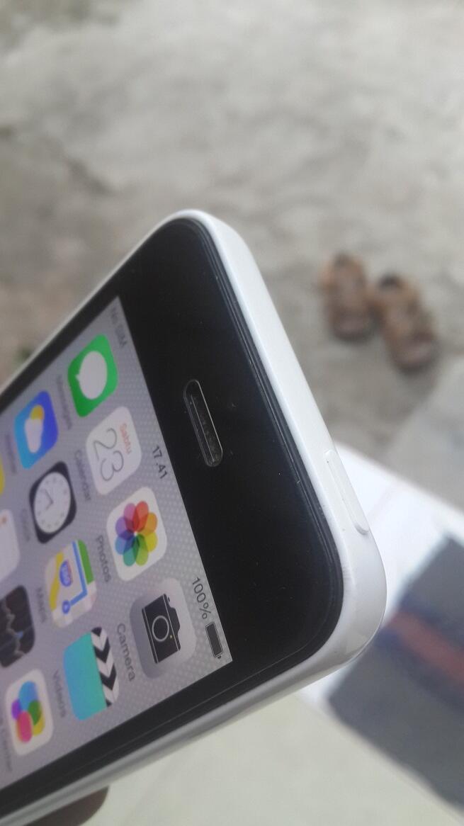 Iphone 5C 16GB White FU Lengkap Garansi Apple International 96% Mulus