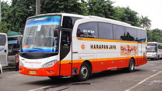 Bus-bus (yang pernah dan masih) menguasai aspal jawa timur