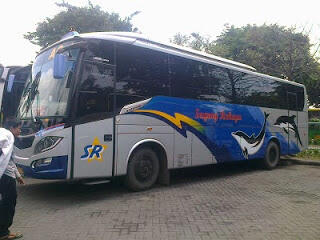 Bus-bus (yang pernah dan masih) menguasai aspal jawa timur