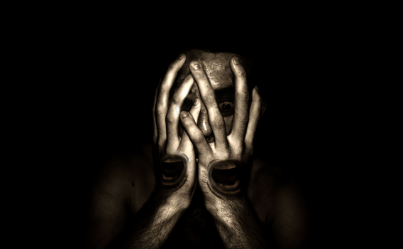 4 Penyebab Seseorang Bisa Melihat Hantu