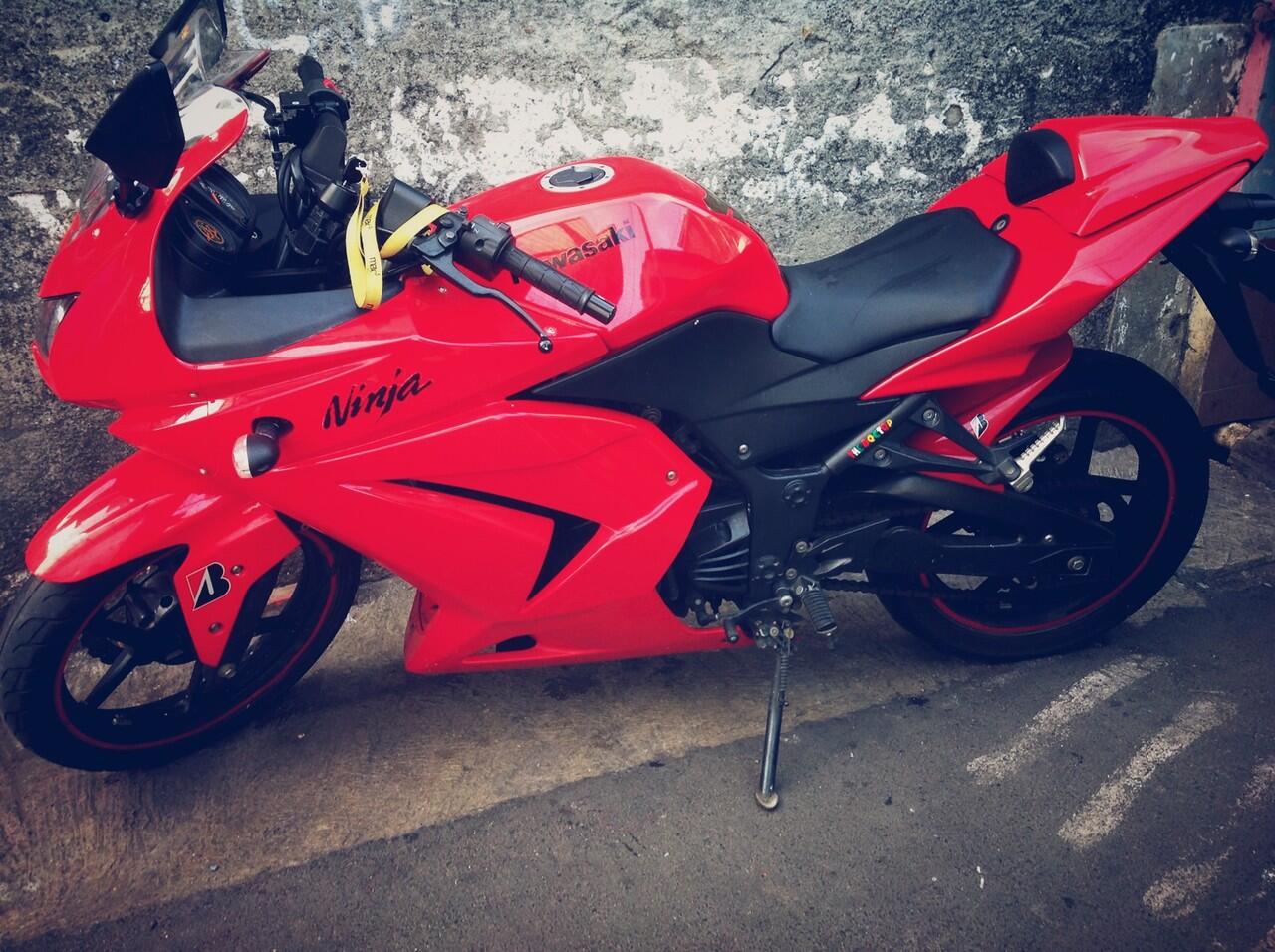DIJUAL-KAWASAKI NINJA 250 TAHUN 2010
