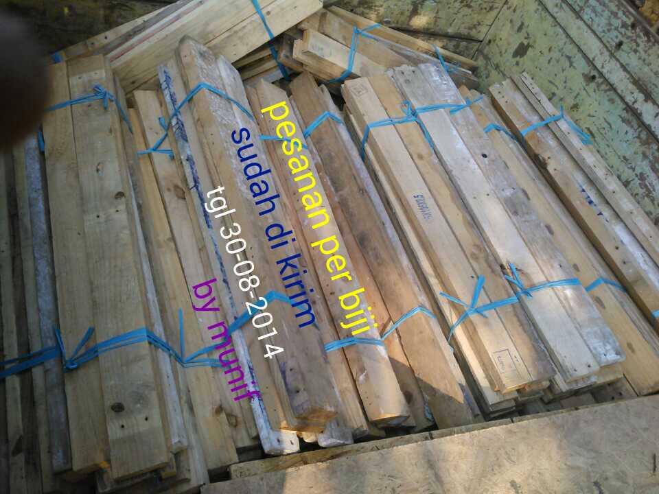 Terjual kayu  pinus luar  negeri  jati belanda triplek bekas 