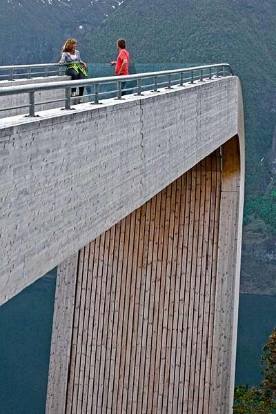 7 Tempat Petualangan Yang Bikin Jantung Berdetak Kencang