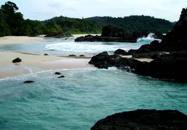 Salah Satu Surga Perawan di Ujung Indonesia