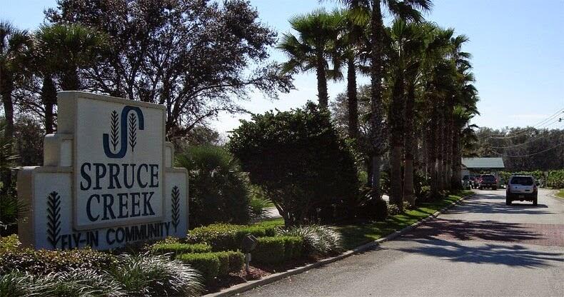 Keren, Setiap Rumah Penduduk di Kawasan ini Memiliki Pesawat Pribadi