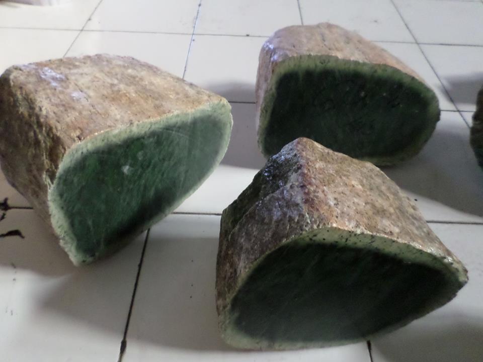 Terjual BAHAN  BATU  SABUN TIAN HUANG BATU  GIOK  ACEH  