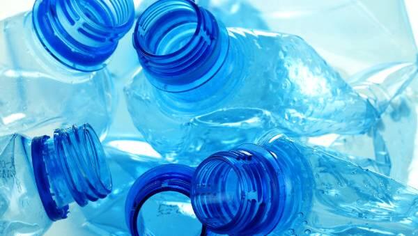 Tips membersihkan botol minuman yang benar