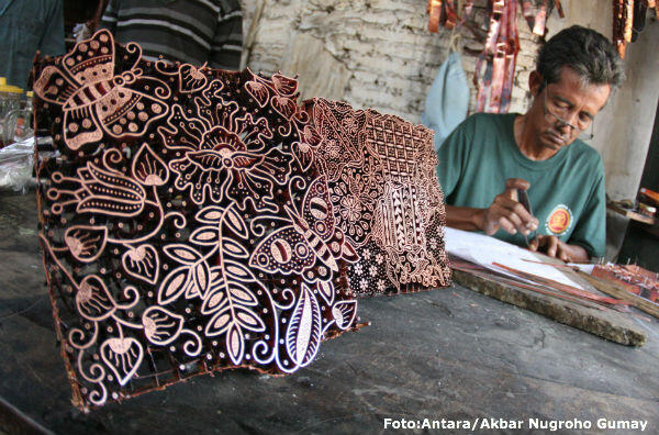Perbedaan Kain Batik Tulis dan Cap