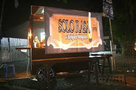 Tukang jualan yang agan gak bakal liat klo pada siang hari,,