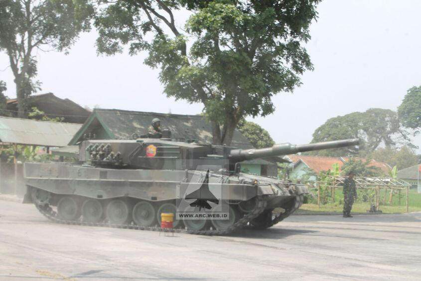 &#91;PIC&#93; Buktikan Kecemasan Jokowi Tank Leopard bisa bikin Ambless, TNI pamer di SBY