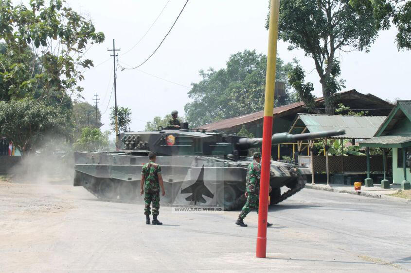 &#91;PIC&#93; Buktikan Kecemasan Jokowi Tank Leopard bisa bikin Ambless, TNI pamer di SBY