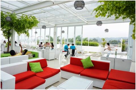 Nicole’s Kitchen and Lounge, spot unik untuk berfoto di Puncak