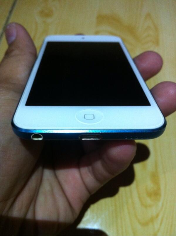 WTS iPod Touch 5th Gen 32GB Blue!