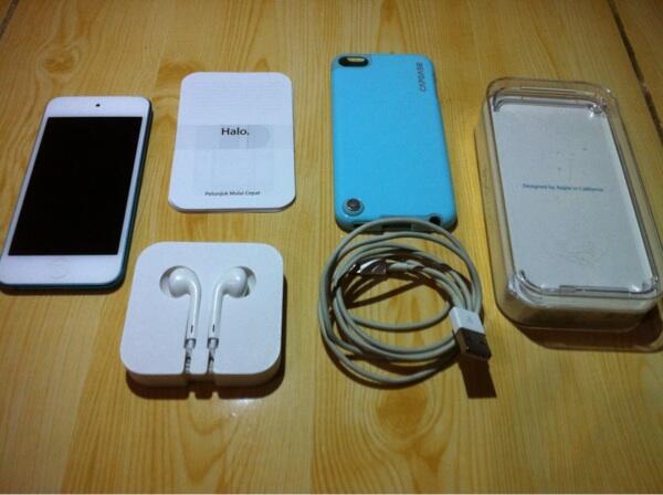 WTS iPod Touch 5th Gen 32GB Blue!