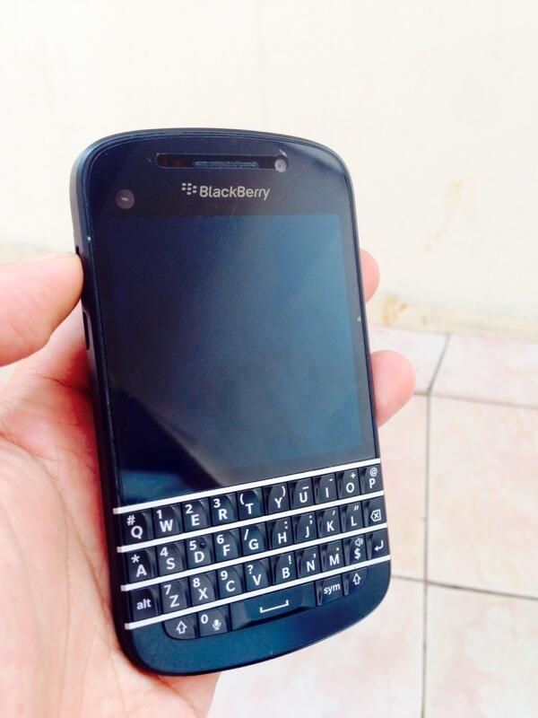 Blackberry Q10 hitam garansi TAM