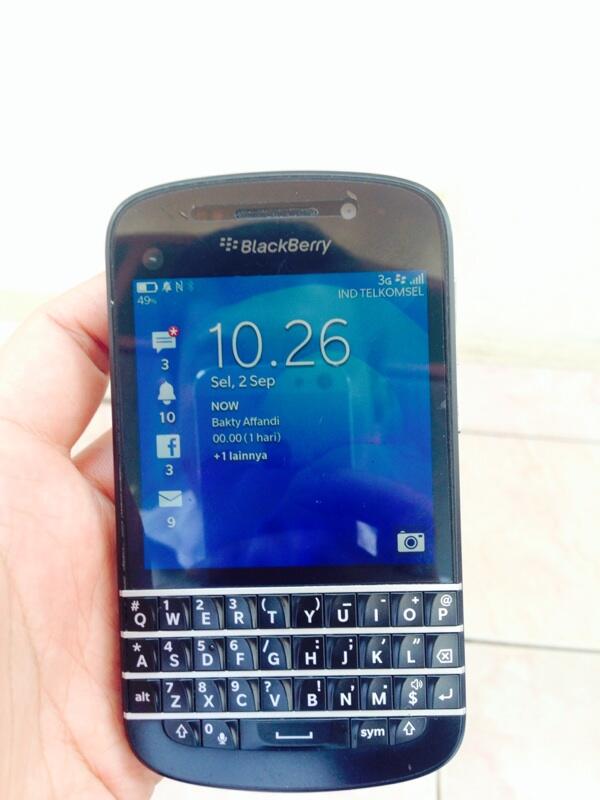 Blackberry Q10 hitam garansi TAM