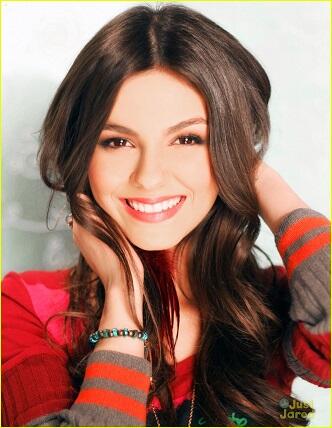 ARTIS CANTIK VICTORIA JUSTICE MERASA &quot; SHOCK&quot; ATAS TERSEBARNYA FOTO HOT