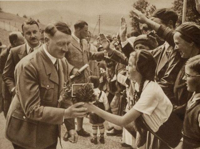 foto foto ADOLF HITLER yang JARANG di publikasikan MEDIA di DUNIA