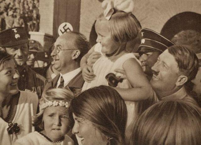 foto foto ADOLF HITLER yang JARANG di publikasikan MEDIA di DUNIA