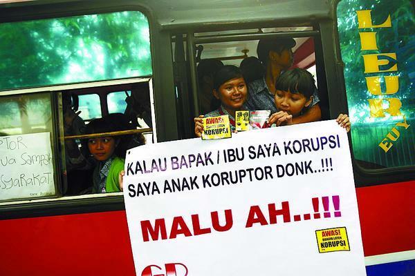 6 Cara Instant Memperkaya Diri yang Sering Dilakuin Orang Indonesia 