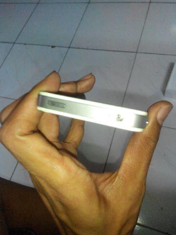iphone 4 white 8GB CDMA full ori
