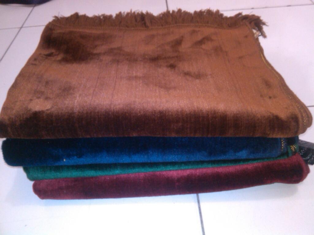 Sajadah besar polos