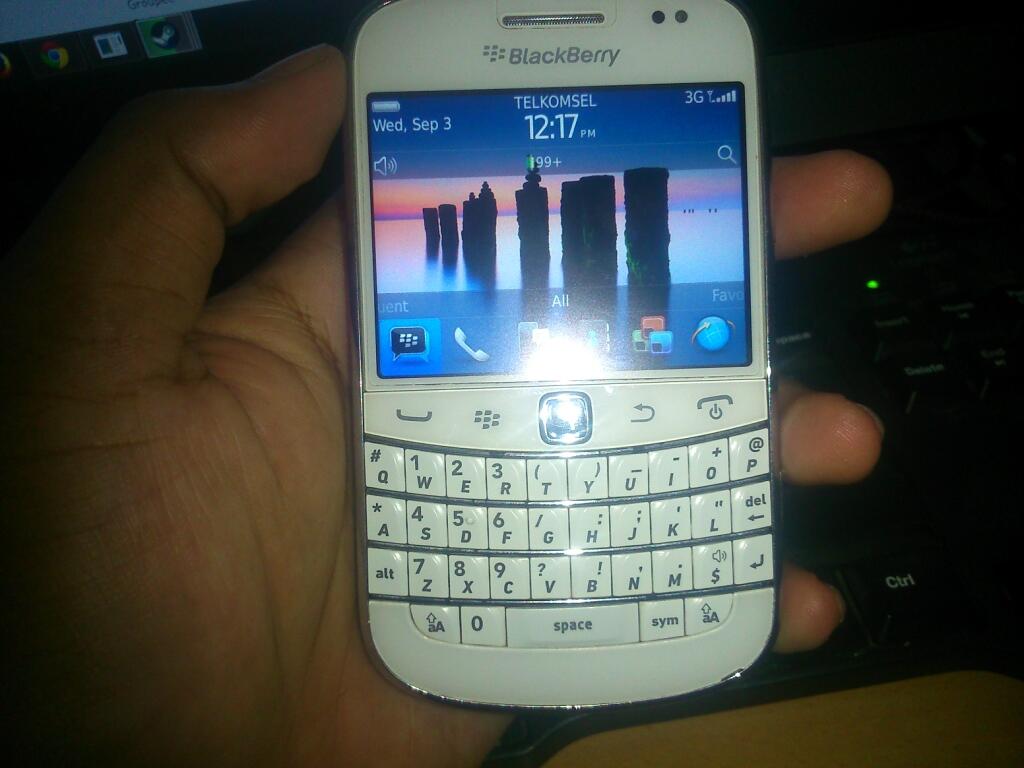 Jual Blacberry Dakota 9900 SURABAYA